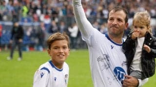 名手ファン・デル・ファールトの長男ダミアンがアヤックスと長期契約…世代別オランダ代表に名を連ねる18歳