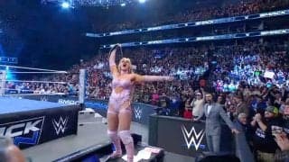 「サプライズすぎ」25歳金髪美女レスラーが“まさかの裏切り”→卑劣行為でも会場“爆揺れ”大盛り上がりの一部始終「歴史が動いた！」