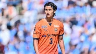 「カッコ良すぎる」「どっちも良すぎで選べない」ホリプロ所属イケメンJリーガーの「どっちがいいかな？」の問いかけにファン真っ二つ！妻の高城亜樹は「一枚目」との意見