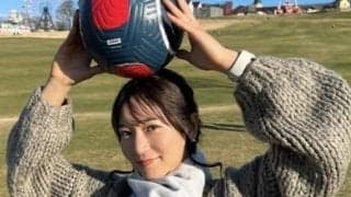 ｢職質なら何回されても良い｣｢cuteすぎる｣なでしこ美人DF、一日警察署長の制服姿で敬礼！実は｢父が元警察官、兄が現警察官｣だった