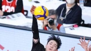 春高バレー　東福岡、猛攻で完勝　松下晃大チーム最多21得点　駿台学園との決勝へ藤元聡一監督「ドロドロな展開に持ち込んで、しのいで。チーム一丸で」