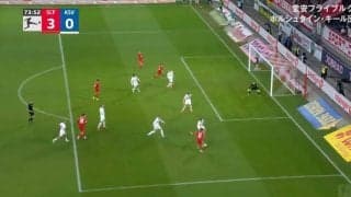 スタジアム騒然！ 堂安律、超絶ドリブル→相手DFに“異変”「エグすぎる」 巧みなステップから“神パス”でゴール演出の瞬間「仕掛けもクロスも完璧」