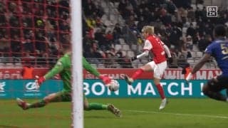 「リーグアン最高のウインガー！」伊東純也のゴラッソに称賛！超反応ダイレクトボレー弾で今季4点目「ブラボー！」「これが見たかった」