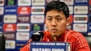 「日本の誇り!!」「この日が来るなんて」リバプール遠藤航のキャプテンマークを巻いた勇姿にファン感激！「歴史の教科書に載せよう」「まじかっこいいわ」の声