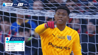 「マジで！？」鈴木彩艶の“超反応セーブ”が話題沸騰！「神やん」「よう止めた」セリエA最多セーブ王が超至近弾ストップ