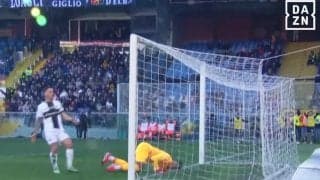 「止めろって正気か？」鈴木彩艶が“悪魔のループ”で被弾…「ノーチャンだわ」「守備が酷い」ファンと現地メディアが同情