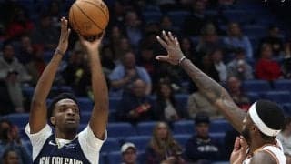 ペリカンズの先発フォワード、ハーバート・ジョーンズが右肩負傷で無期限の離脱