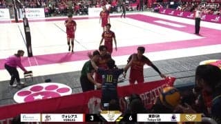 男子バレー、客席へ“一直線”の衝撃レシーブ！ 危険を顧みないド迫力に「マジで心臓に悪い」ファン騒然