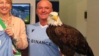 ラツィオ伝統の鷹匠がとんでも行為で即時解雇…手術を受けた自身の男性器をSNS投稿