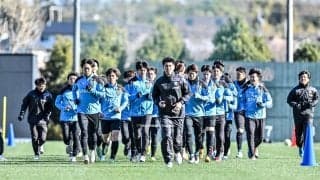 「修学旅行すぎる笑」J1川崎の新人トリオの空港出発写真に「引率の先生と生徒かなw」の声！「初々しい！」「某高校の沖縄修学旅行出発直前の画ですね」と盛り上がる