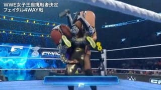 「危なすぎ」100kg超え女子レスラーの“超怪力”が話題…2人を軽々持ち上げ→リングに突き刺さす危険技にファン騒然「首からいってた」