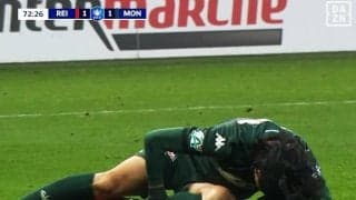 「PKだろ！」南野拓実が“誤審”被害…危険な足首刈りで悶絶→ノーファウルでファン激怒「VARないの？」「なぜだ…」