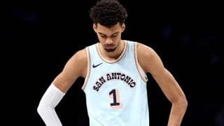 子どもに贈ったユニフォームが即オークションに…選手は“泣き顔”の絵文字で反応