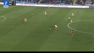 「今日の南野すごいぞ」南野拓実、圧巻“70メートル縦断ドリブル”炸裂でファン沸騰「運びがえぐい」迫力の大爆走で相手を弾き返した瞬間