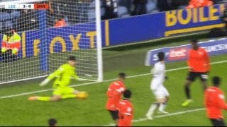 「魔法だ！」田中碧の“芸術的スーパーゴール”にイングランド騒然！「信じられない」「プスカシュ賞だ」フリック弾にスタジアム大熱狂