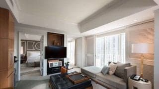 A東京ベンチ横チケット付き宿泊プラン登場…ヒルトン東京お台場スイートルーム企画発表