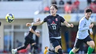 【沖縄キャンプで東京Vに善戦。”マチェイ浦和”の現在地とは(1)】渡邊とグスタフソンの”ダブル８番”が与える効果……攻撃のスイッチ役と、柔軟にサポートする関係との構築