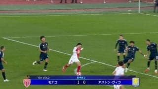 スタジアム騒然！ 南野拓実、“神タッチ＆ループ”の超スーパープレーの瞬間「なぜそこで？」 ゴール前で相手2人を翻弄する“圧巻ボールタッチ”