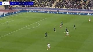 ヤバすぎだろ！ 南野拓実、30m“爆走ドリブル”→中央突破から敵陣独走… ギアを上げすぎない“絶妙スピード” 巧みなコース取りに解説者も大絶賛