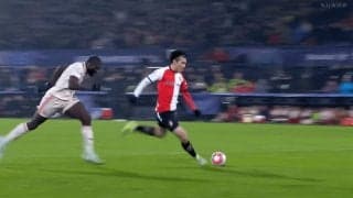 「めっちゃ強っ！」上田綺世、バイエルン相手に復帰ゴール！ シャツを引っ張られても豪快にこじあけた瞬間「あっぱれ」「らしい得点」