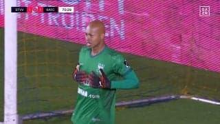 これぞ守護神！小久保玲央ブライアン、“超人的反射”のビッグセーブに称賛の声 「よく止めた」強豪相手に大仕事