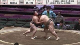 大相撲で強烈な左フックが炸裂…“エグすぎる張り手”を食らった力士がフラフラに「大丈夫か」館内どよめき