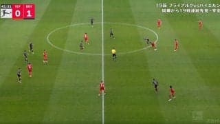 強すぎだろ！ 堂安律、ドイツ代表MFを“片手ブロック”→ぶん投げて吹っ飛ばす「ヤバいなw」 “ゴリゴリ”の強靭フィジカルにファン驚愕