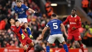 顔面キック受けてもプレー続行…遠藤航の不屈ぶりにリバプール指揮官が当時の不安とともに喝采！　現地メディアも「いつものように堅実なカメオ出演」