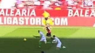 爆速！ 浅野拓磨が“おしゃれターン”から超スピード突破「期待感ある」「いいね」スタジアムを沸かせた瞬間