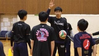 中学生のためにおよそ2年間　東山高の松永理生前監督が最後のバレーボール教室