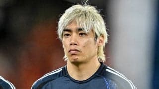 「Tシャツ一枚でも絵になりすぎます！」伊東純也のSランス公式“白Tシャツ”モデルショットに反響！「純也さんステキ過ぎます」「Tシャツ買っちゃいました笑」の声