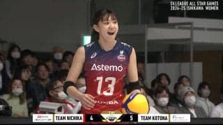 美人顔が一変、“何か企んでる”顔… 直後に女子バレーでアリーナ騒然の“秘技” とんでもない結末に選手らが頭抱える