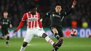 失点関与のリバプールMF遠藤航に厳しい評価「レギュラーへの望みを繋げなかった」「危険なエリアで失った」