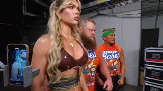 「変なおじさんw」「志村けんは海を越える」世界的人気のプロレスで…レスラーが“まさか”のダンス ファン騒然