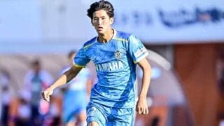 「え、レヴァンドフスキやん」19歳FW後藤啓介の巨漢DF抑え込み反転弾に称賛続々！「めちゃめちゃ背負ってる！」「サポ煽るところも好き」「代表に呼んで欲しい」の声