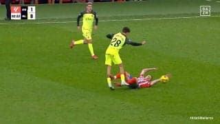 「完全に足裏！」危険すぎる“悪質タックル”も直後に異変 浅野拓磨出場試合で衝撃光景「出血してる！」SNS騒然