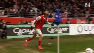 「精度ピカイチ」伊東純也、“高速カーブクロス”でオウンゴール誘発！「緩急をつけてきたね」「素晴らしい」相手DFのミスを誘った瞬間