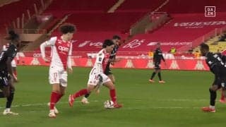 決めてくれよ！南野拓実、ゴール前の完璧トラップ＆超絶ラストパスが話題「惜しかったな」「タキのは決まらない」度重なる“アシスト未遂”にファン嘆き