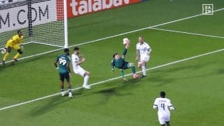 “魔法のバイシクル”に世界驚愕！ 元リヴァプールFWの圧巻ゴラッソが「クレイジーだ！」「えぐすぎる」Ｊリーグファンも注目