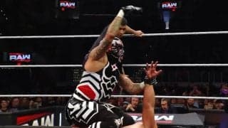 「音ヤベえ」腕があらぬ方向に… 「いま“ボキッ”って」衝撃技に実況ドン引き