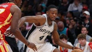 フォックスが移籍初戦で24得点13アシストと躍動…スパーズはホークスの猛追振りきり1点差で勝利