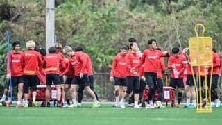 「なにこの子、かわいい」26歳女性パーソナリティーがJ1浦和の練習場に登場！「今日もかわいいなぁ」「僕が選手だったら、 よしめぐばかり見てしまう〜」などの声