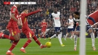 「意味不明」の神アシスト！サラーが“変態アウトサイドパス”でトッテナム守備陣を破壊「今のなに？」「エグすぎる」