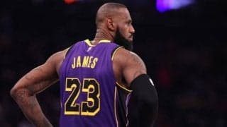 レブロンが前半だけで23得点11リバウンドと無双モード…移籍のドンチッチとバトラーはロスター入りせず