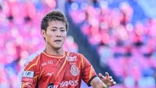 「良い兄ちゃん感すごい」“天才”柿谷曜一朗コーチの熱血シュート指導映像に反響！「めっちゃいいコーチ」「足裏であんなに優しく出せる柿谷コーチも凄い」などの声