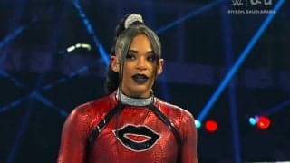 “元アスリート”人気女子レスラー対決でまさかの「おしりペンペン」が発動…アクロバティック技の応酬→衝撃的な“珍挑発”にファン脱力