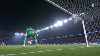 何が起きた？ 南野拓実、ドフリーからのミスショットにファン悲鳴「昨シーズンなら決めてた」「これは低評価」上位対決で超絶決定機もシュート決まらず