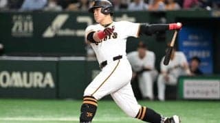 「看板打者が3種類のグラブを持ち歩いている」内外野をこなす岡本和真に韓国メディアが感嘆　既成概念を覆すプレースタイルに「大きな強みだ」