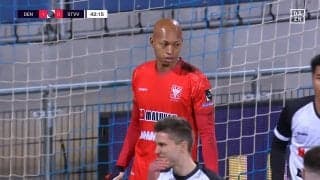 FW愕然！小久保玲央ブライアンの“横っ飛び”スーパーセーブに称賛の声 味方DFも捨て身ブロック「よく守っている」