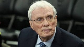 コーチや解説者として50年以上もNBAに関わってきたヒュービー・ブラウンが91歳で引退